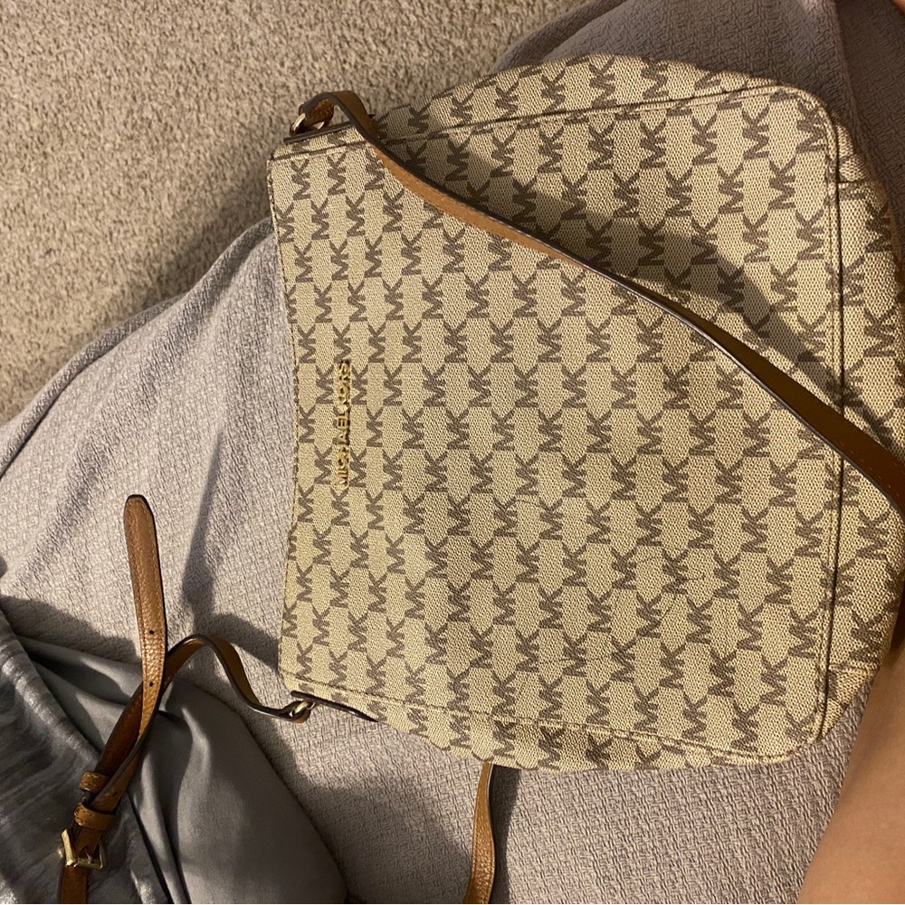 Michael Kors Logo Crossbody